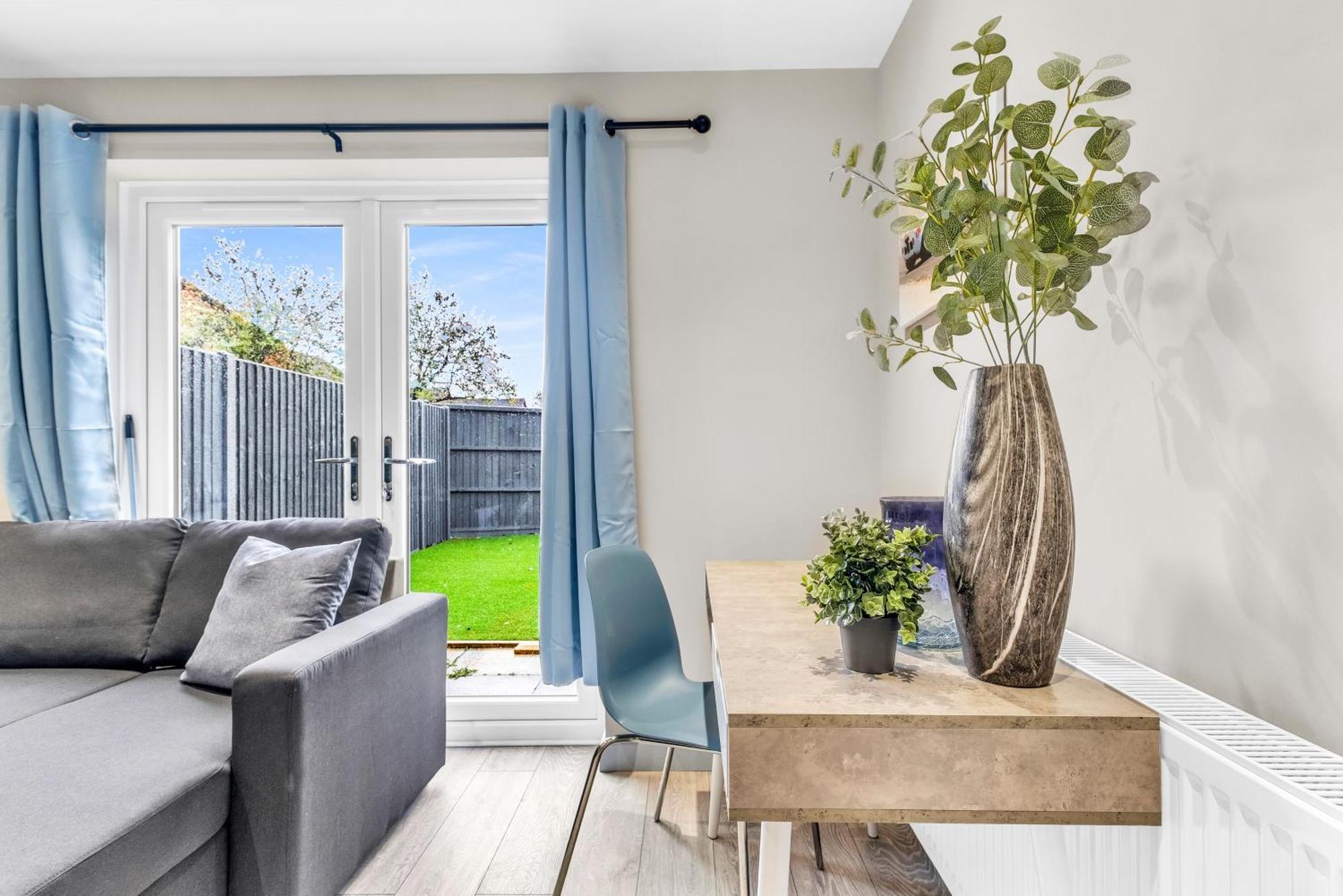 Mk 2-Bedroom Contractor'S Gem, 5 Beds, Sleeps 6, Free Parking Milton Keynes Luaran gambar