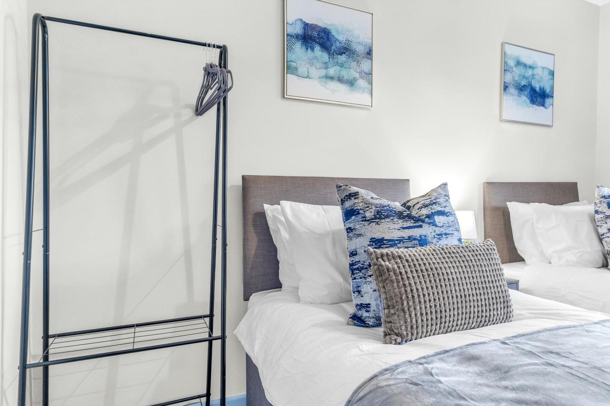 Mk 2-Bedroom Contractor'S Gem, 5 Beds, Sleeps 6, Free Parking Milton Keynes Luaran gambar